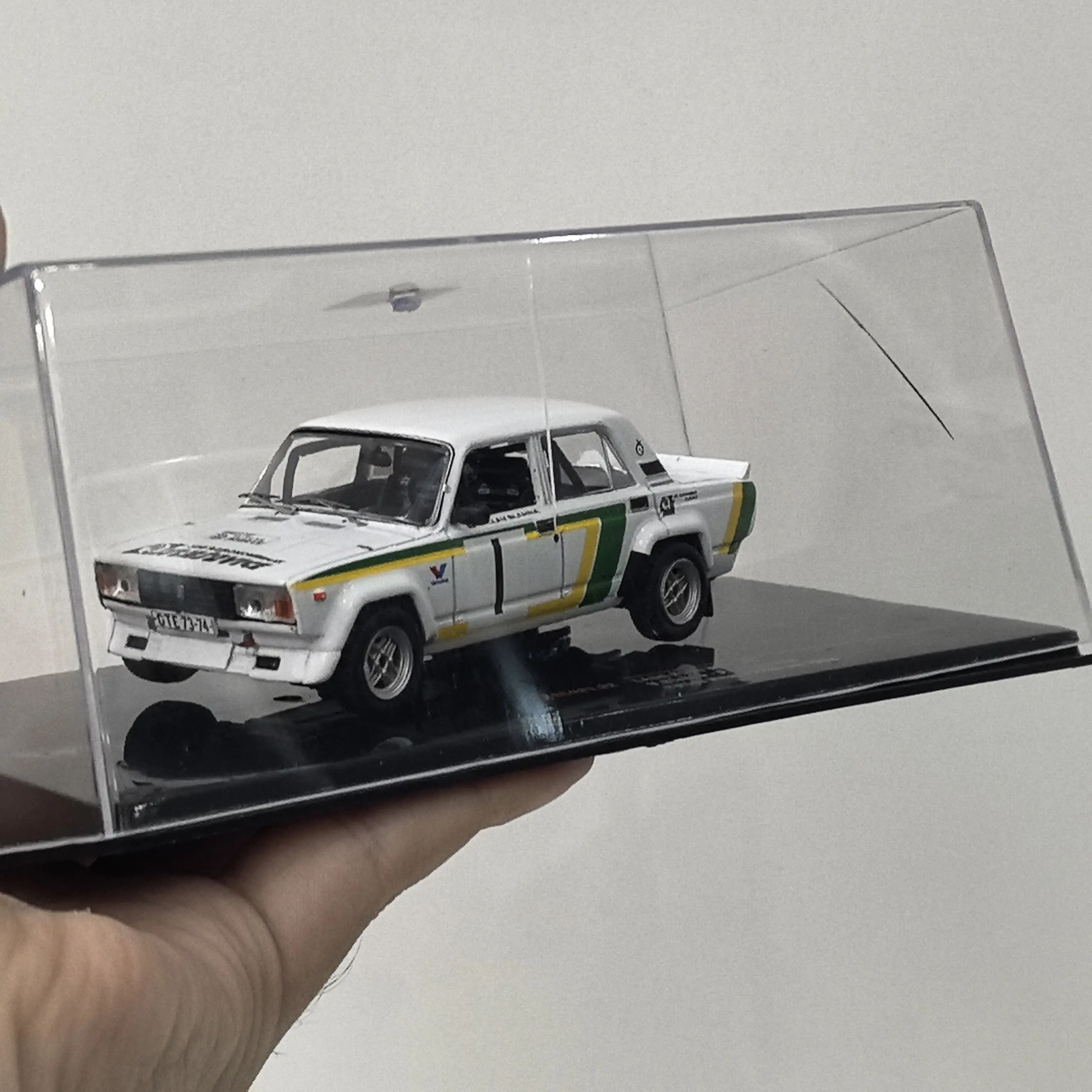 Paint Surface Defects Box Cracking Diecast IXO 1/43 Scale LADA 2105 VFTS #1 1988 Alloy Car Model