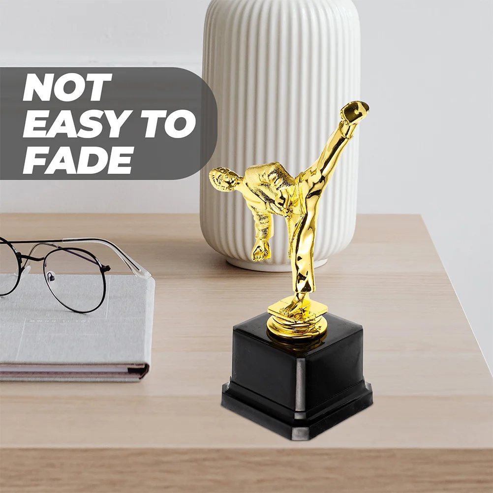 

2 наградных кубка «Боевой трюк» для соревнований, вечеринок, церемоний, украшения школы, детского сада, празднования победителей