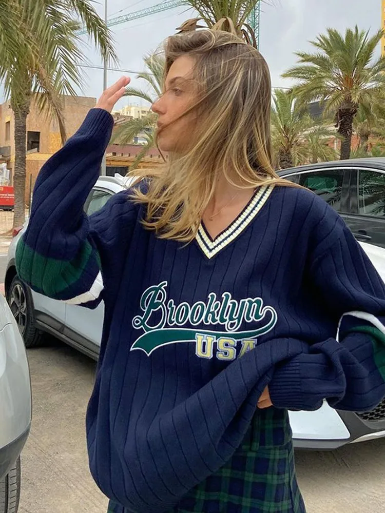 

Retro American Lazy College Sle V-ne Splicing Embroidered Knitwear Women's Loose Sweater Autumn Street Sexy Girl