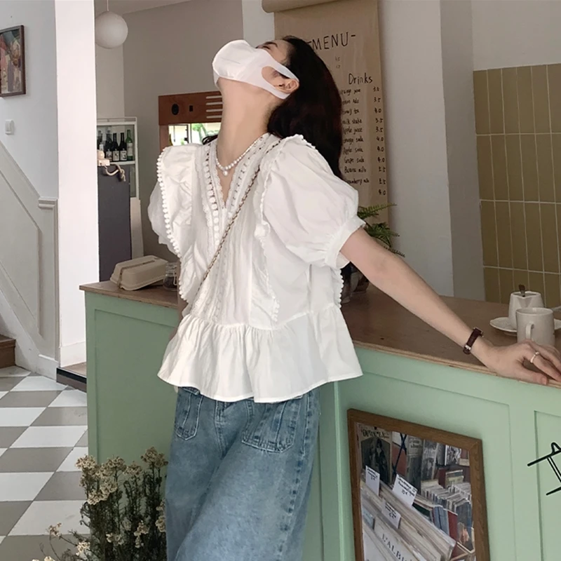 

Faionable ort Bubble Sve V-Ne White irt Women's Pure Desire Card Waist Lace Trim Summer Chic Doll Top Korean Sle