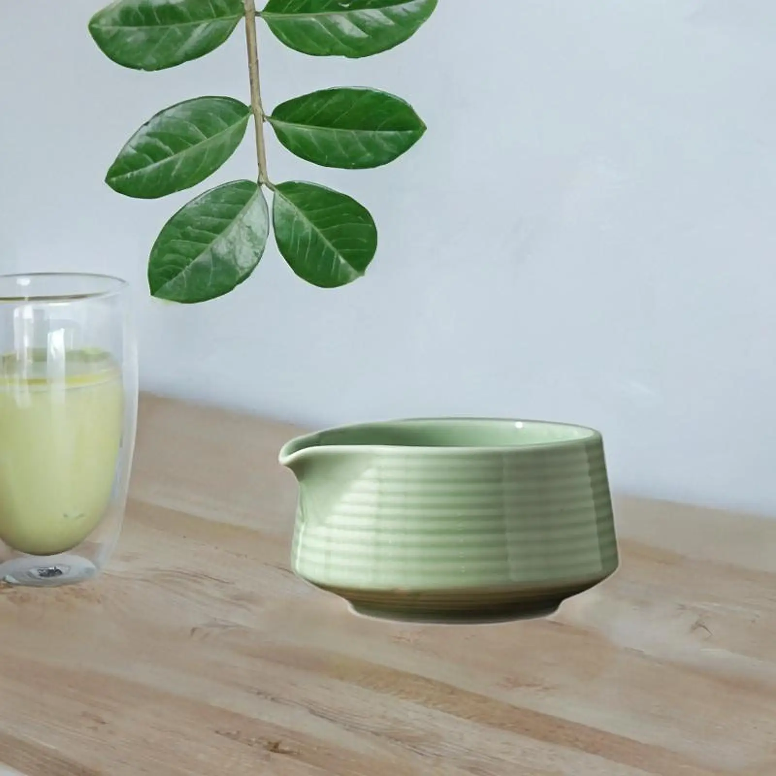 Matcha Bowl Matcha Ceremony Tea Making Tool 500ml with Pouring Spout for Home Dining Room Tea Room Matcha Lover Beginners