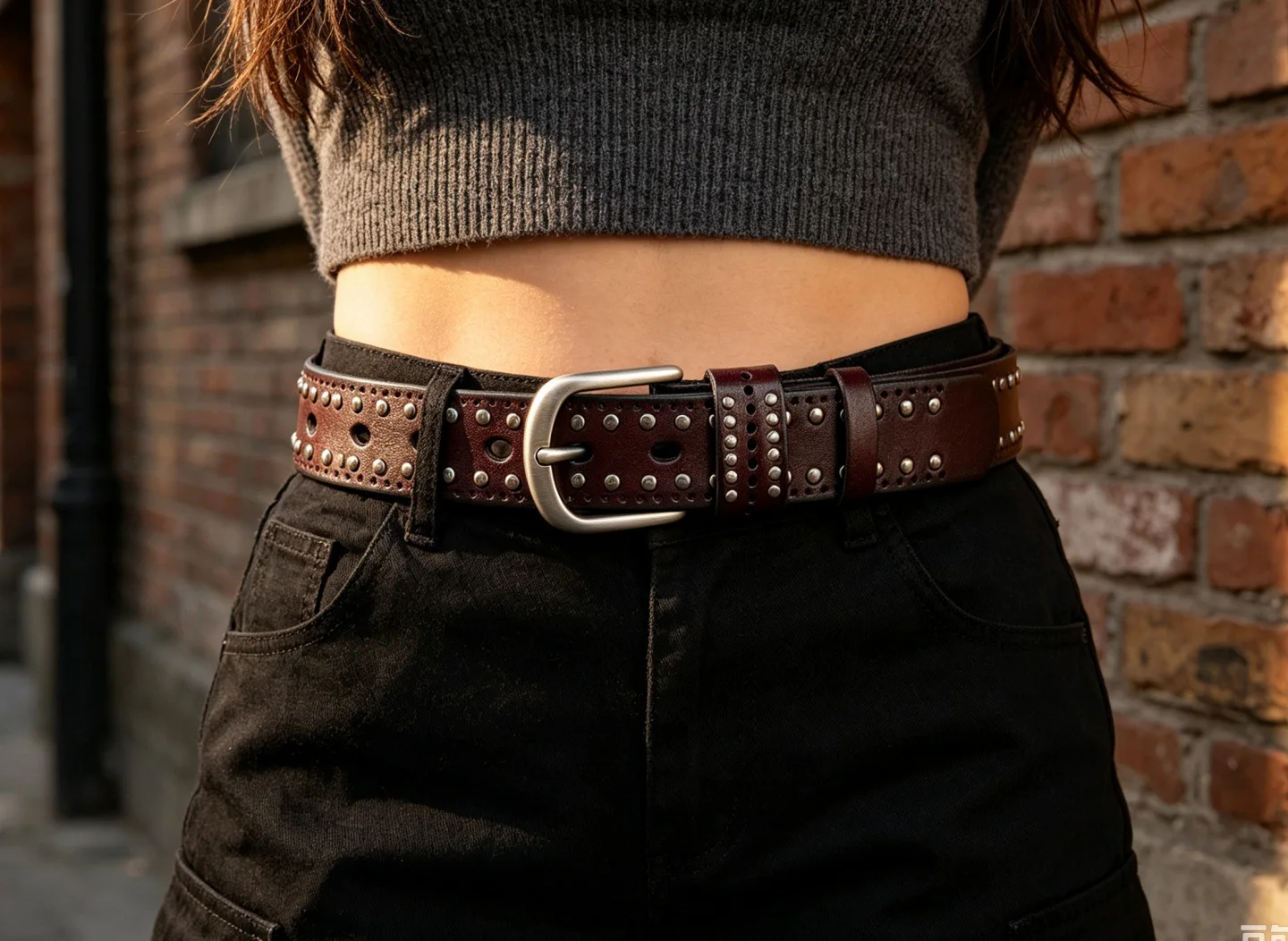 Women's Top Layer Cowhide Simple Casual Rivet Belts,woman Genuine Leather Decoration Jeans Retro Design Luxury Personality Belt