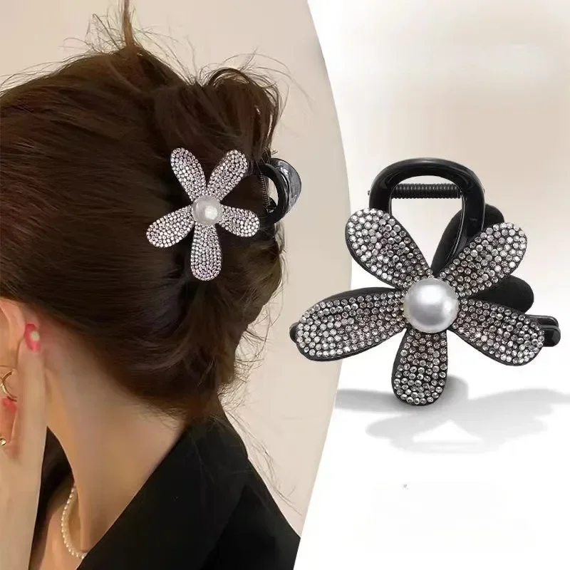 Eleganckie spinki do włosów z dużymi perłami dla kobiet Koreańskie błyszczące kryształowe czarne pazury rekina Spinki do włosów dla dziewczynek Akcesoria do nakryć głowy