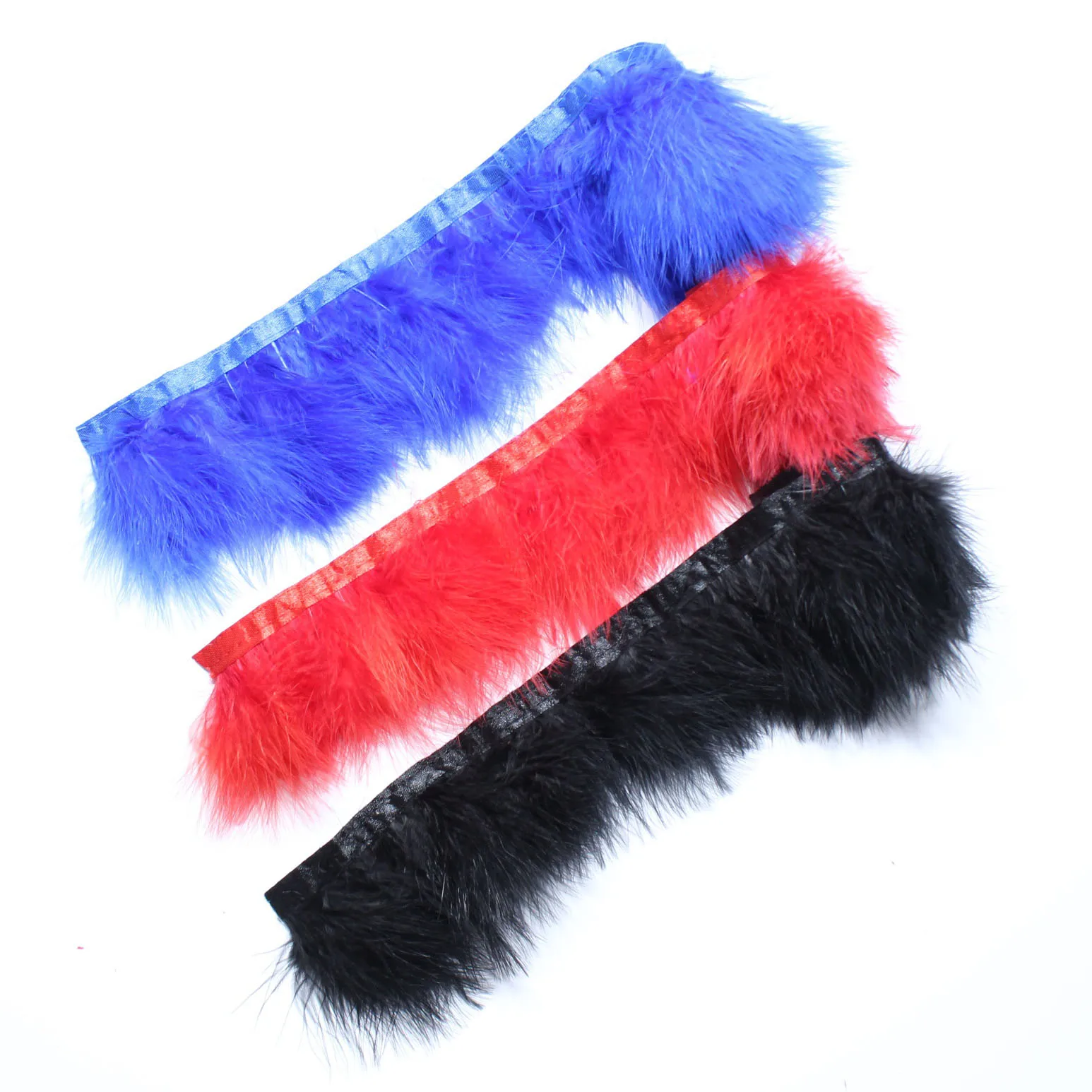 9cm wide, natural turkey feather decoration with feather tassels, used for DIY sewing of clothing and dress decoration.