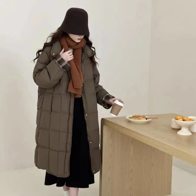 Long Stand Collar Down Jacket Female 2024 New Winter Warm White Duck Down Thickened Plaid Cuffs Jacket Loose Thickened Knee Coat