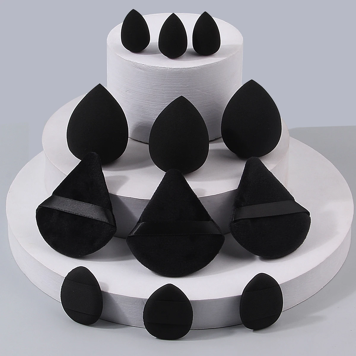 Ensemble d'outils de maquillage pour débutants de 12 pièces : 3 bouffées de poudre libre triangulaires, 3 mini bouffées de coussin, 3 mélangeurs de beauté, 3 mini mélange de beauté