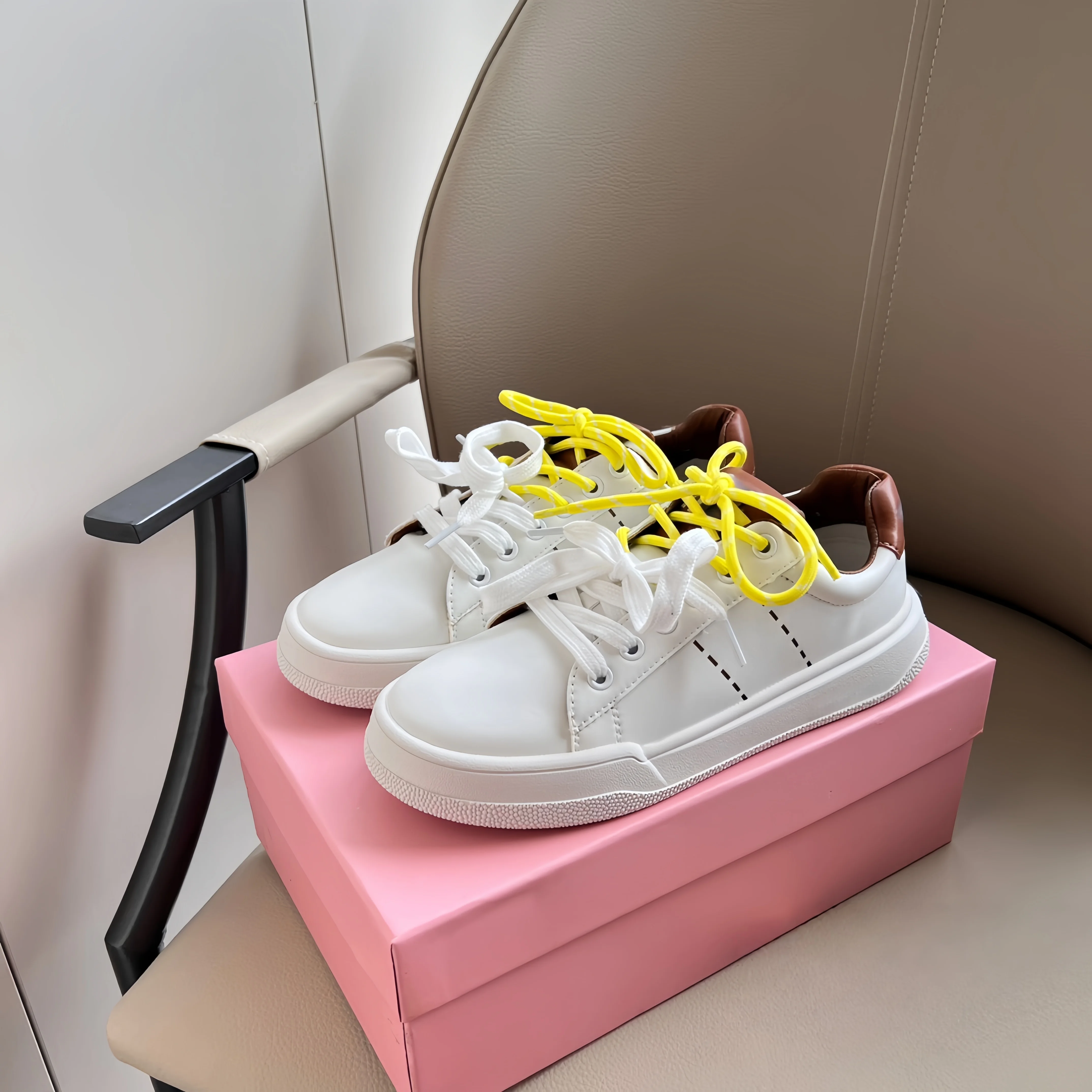 Brand Discount Women's Casual Sneakers 24SS Color Block Double Lace White Sneakers Trendy Low-Top Flat Sneakers Walking Shoes