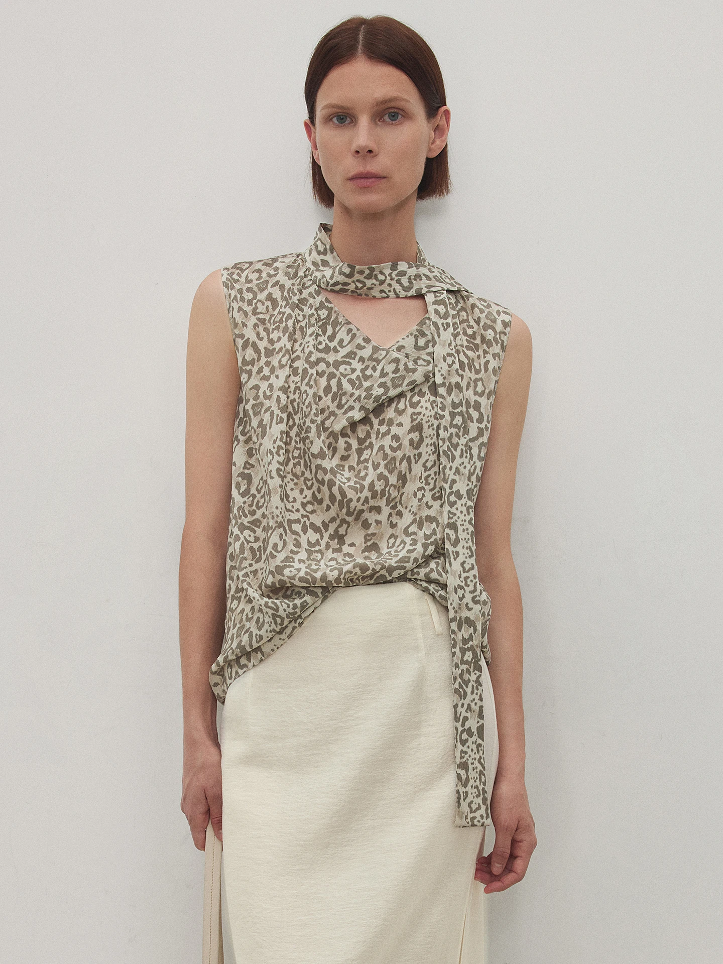 

CHICJOC Sunset Leopard Exclusive Spot Print Silk Twill Multi-Wear Sa V-Ne Vest Women's Commute Sle Faion Summer 2025