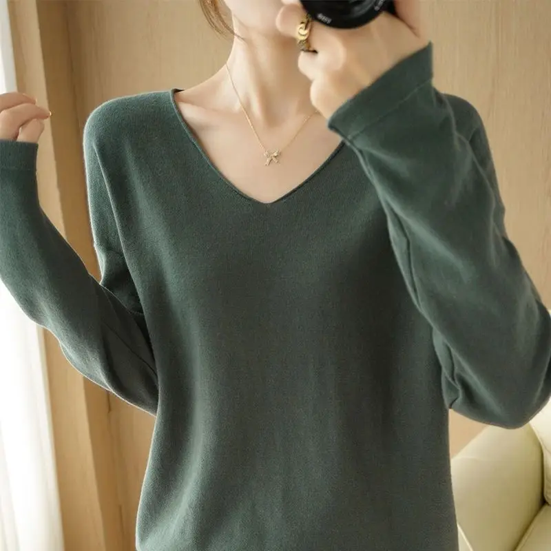 

New Korean Sweater Women's 2024 Autumn Winter Splicing Fashion Loose Solid Color V-neck Casual Versatile Long Sleeve Knitted Top