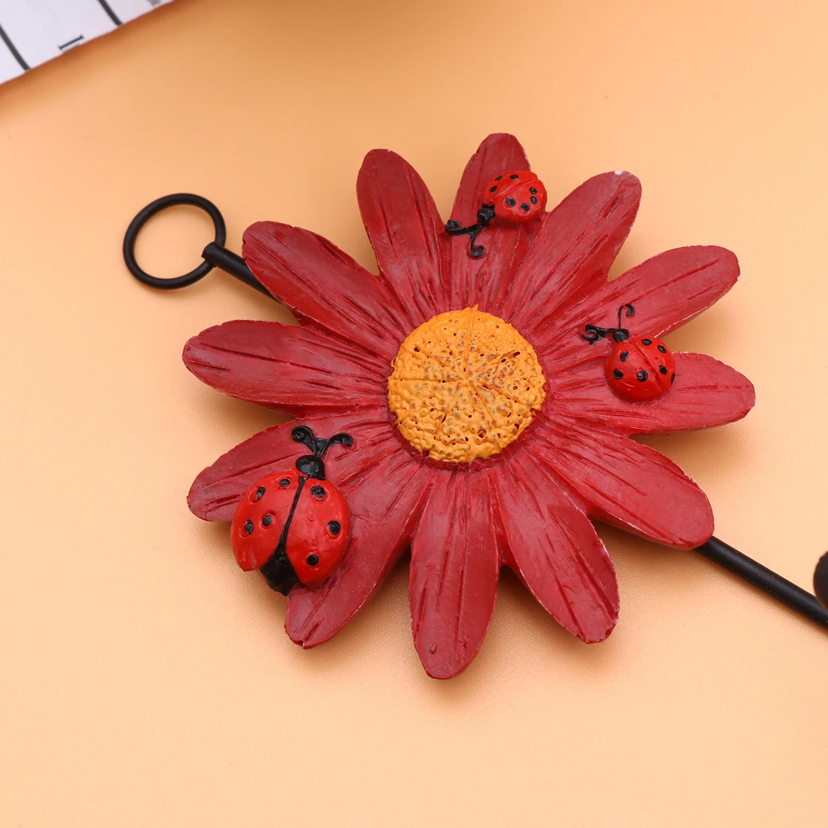 

4Pcs Resin Daisy Decorative Hooks Iron Material Home Decor Modern Traditional Style Bedroom Living Room Kitchen Bathroom