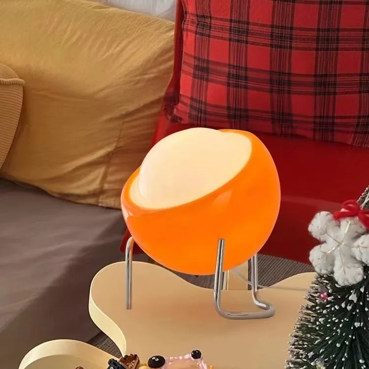 

Light Luxury High-end Modern Simple Romantic Cream Wind Lamps