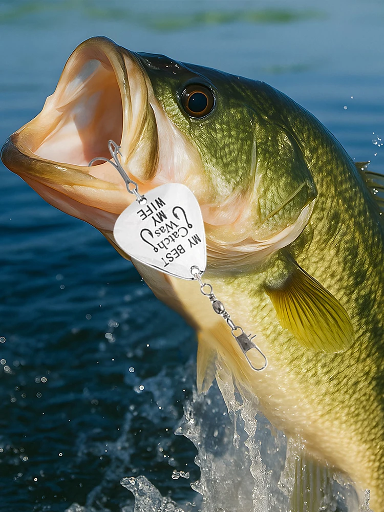 

Набор из 5 металлических вращающихся блесен для рыбалки с коробкой для снастей, включая крэнкбейты и твердые приманки. Отличный подарок для рыбака.