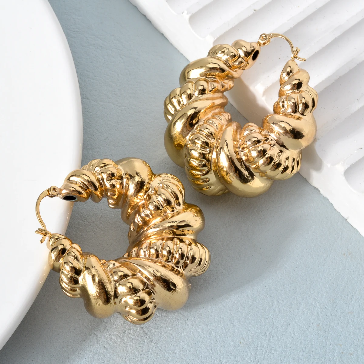 Sunny Jewelry Fashion Copper Large Geometry Earrings For Women Girl Spiral Hoop Earrings Ear Clip Lady Wedding  Jewellery Gift