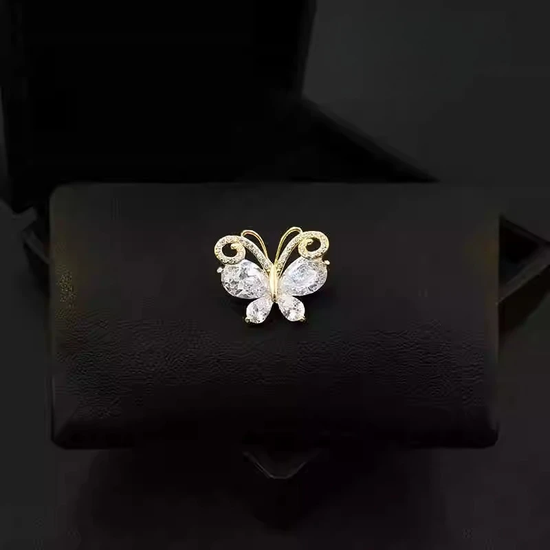 

Unique Butterfly Brooch Women Elegant Fashion Chic Daily Wear Neckline Anti-Exposure Collar Pin All-Matching Corsage Jewelry 568