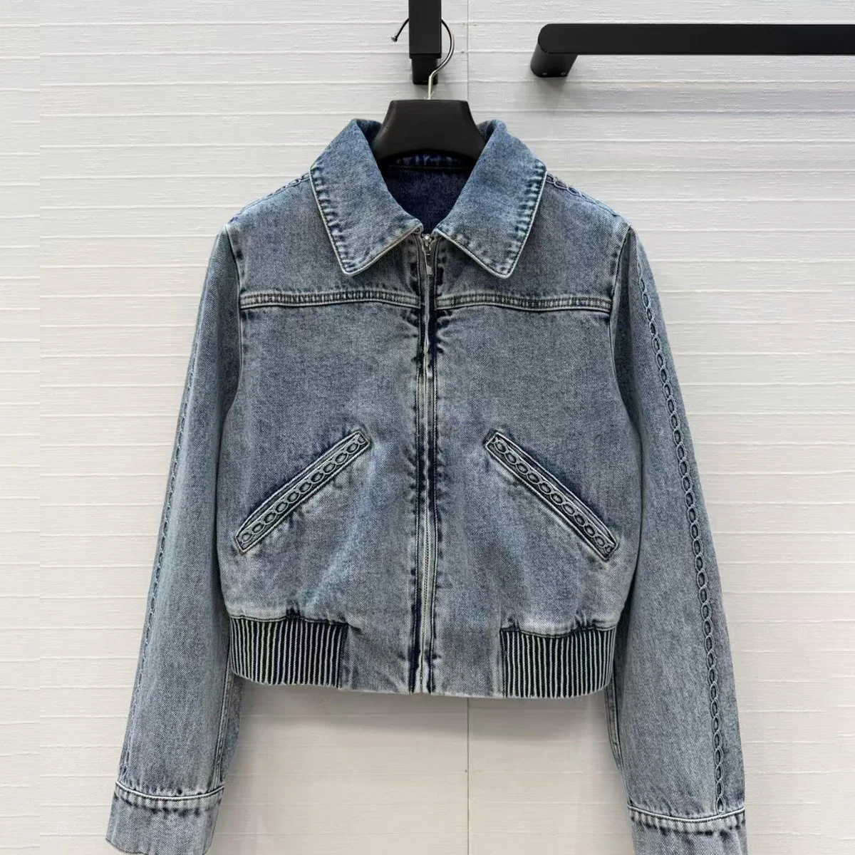 2026 New Women Collar Zip Up Cropped Jacket Chain Stitch Pocket Rib Hem Short Outerwear