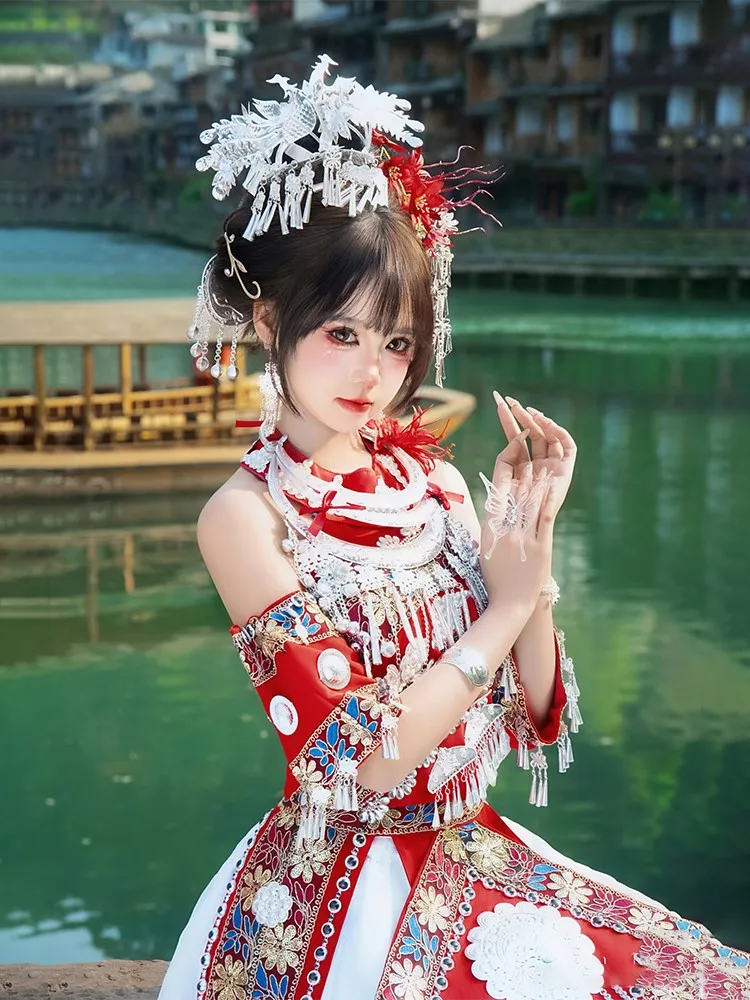 

New ethnic costumes with exotic charm travel photography photo studio and dance