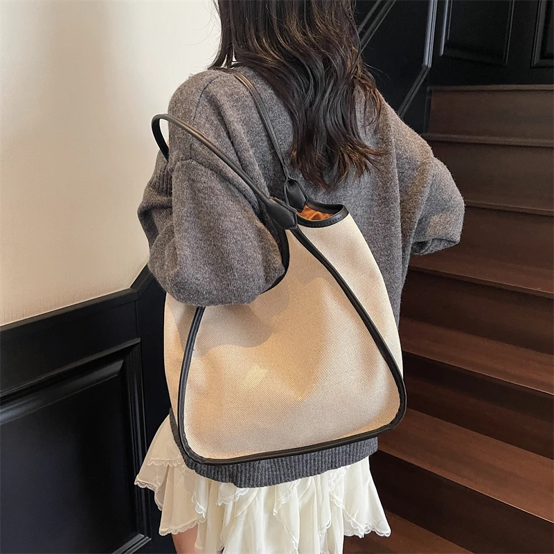 حقيبة كتف نسائية أنيقة من الجلد الفاخر الكلاسيكي مصممة على الكتف حقيبة يد كروس لخلع الملابس الحضرية العصرية