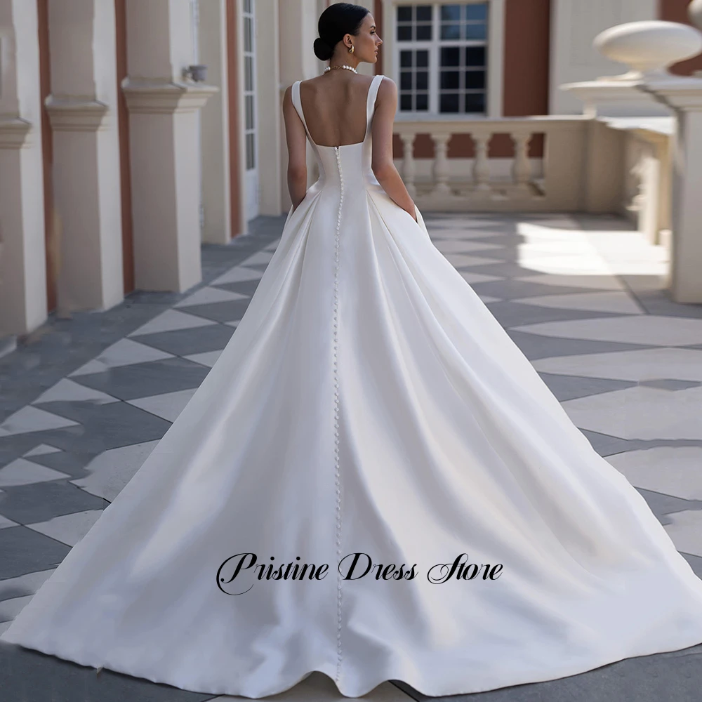 New White Satin Sleeveless Wedding Dress Elegant Sweetheart Square Collar Bridal Gowns with Button Zipper Back Customized