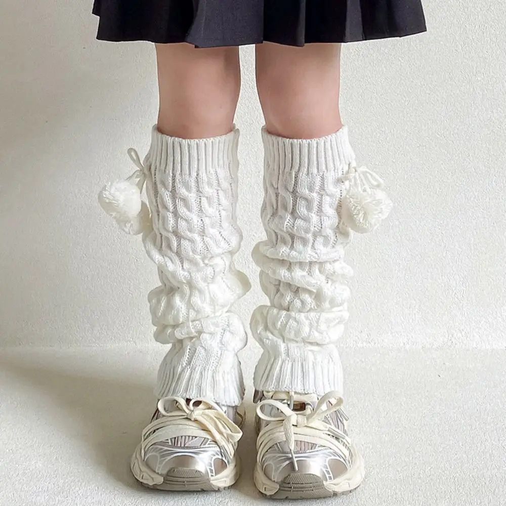 Calentadores de piernas de estilo coreano para niños, cubierta de pierna tejida Balletcore JK, calcetines de pierna de bola de felpa Harajuku de lana, Otoño/Invierno