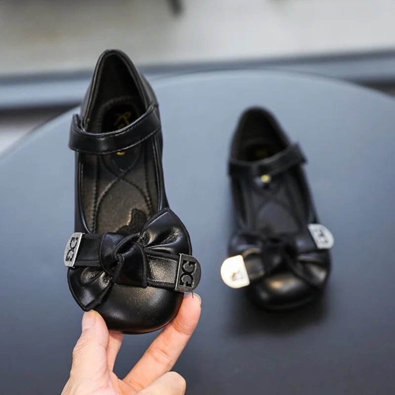 

Новинка 2026 года. Обувь MaryJane для девочек.Обувь принцессы для выступлений.Обувь для вечеринок, с бантом.Обувь на мягкой подошве.Обувь на плоской подошве для детей.Обувь для малышей.Школьная одежда.