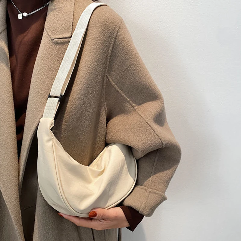 Bolsa de ombro de grande capacidade feminina, cor sólida, bolsa mensageiro de nylon, leve na moda, novo, 2023