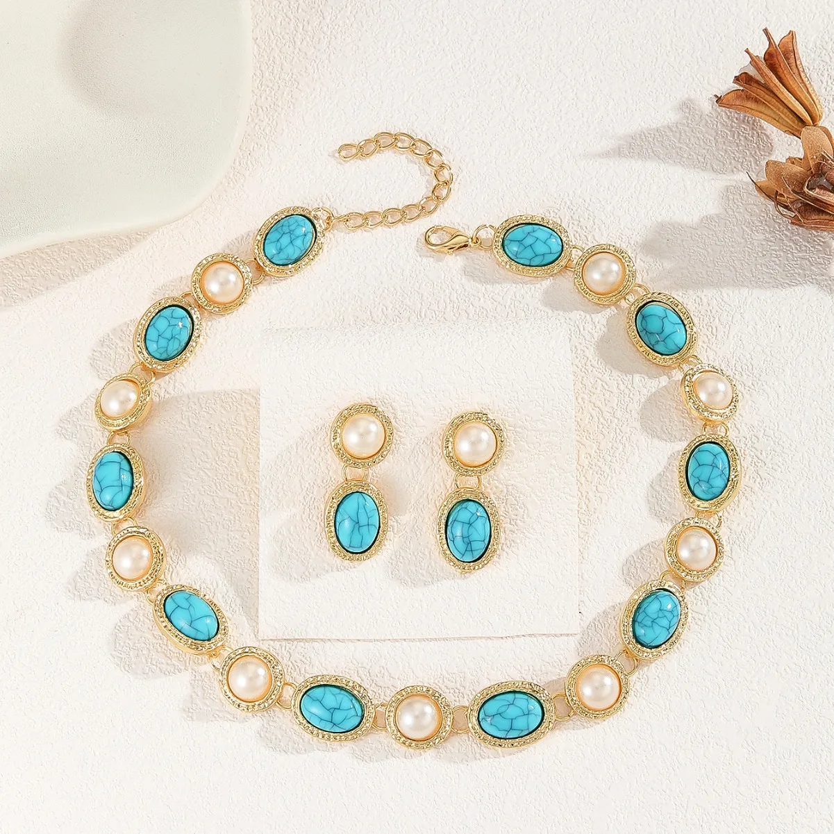 مجموعة قلادة وأقراط من اللؤلؤ متعددة الاستخدامات للنساء مجوهرات عصرية أنيقة للارتداء اليومي والحفلات