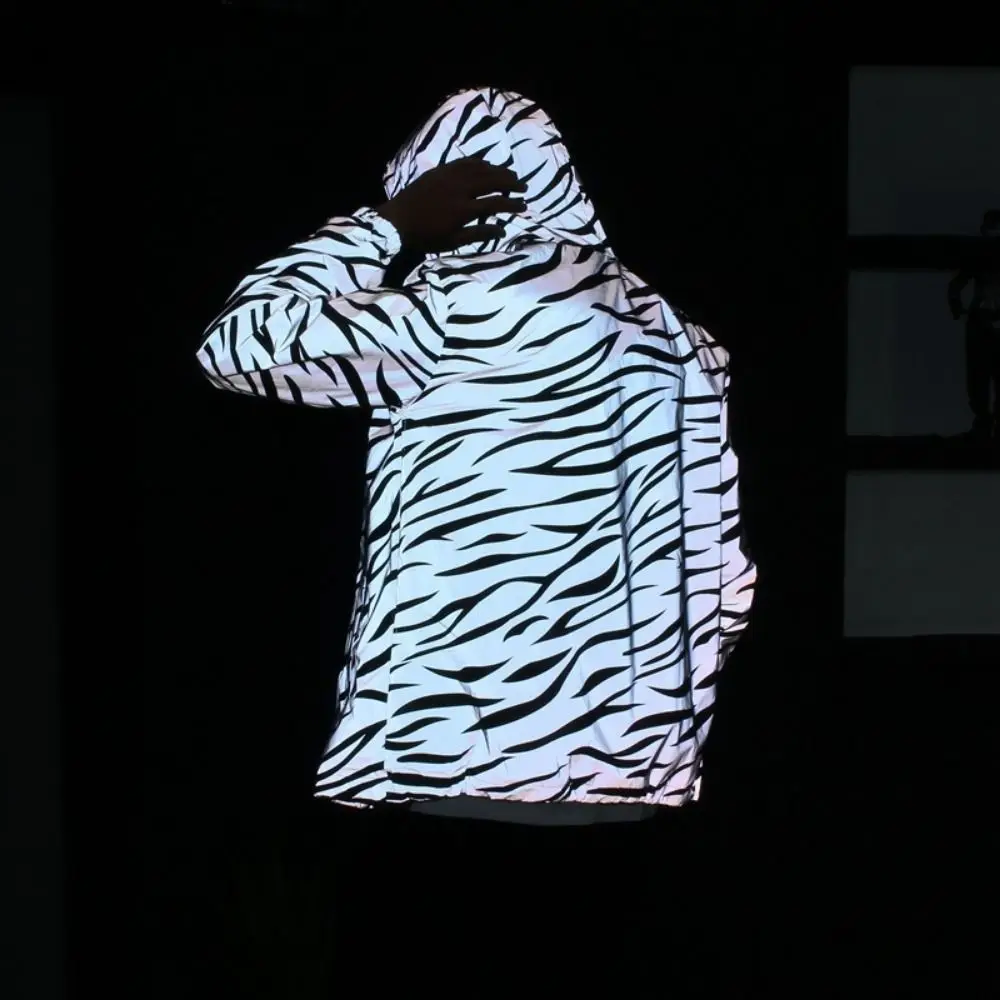 

Night Warning Reflective Jackets Windproof Leopard Stripe Hooded Jacket Hip Hop Thickened Reflective Windbreaker Climbing