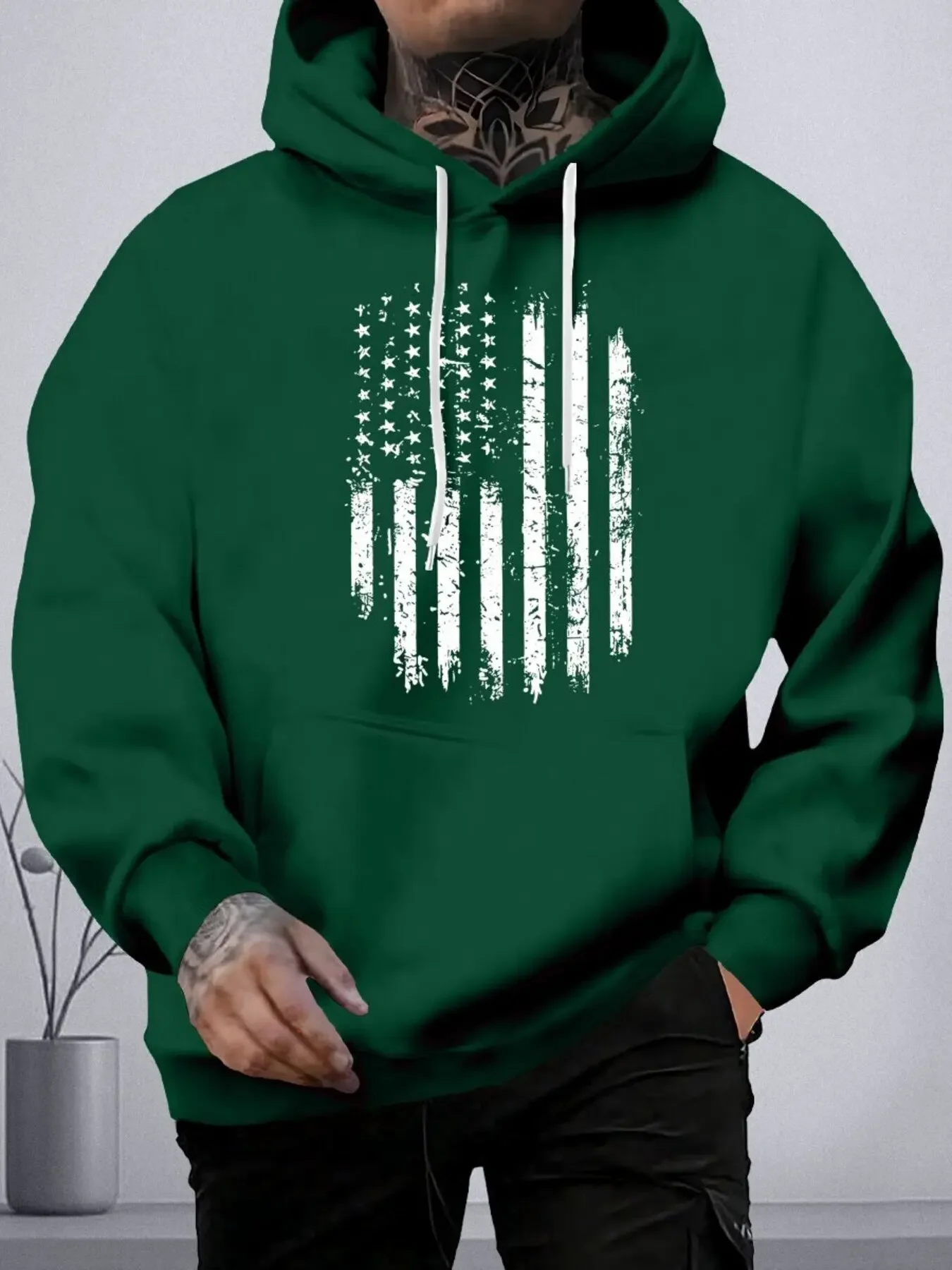 Men Vintage USA Flag Hoodie Distressed American Flag Graphic Hooded Sweatshirt Casual Street Pullover Autumn Winter Fleece Lined