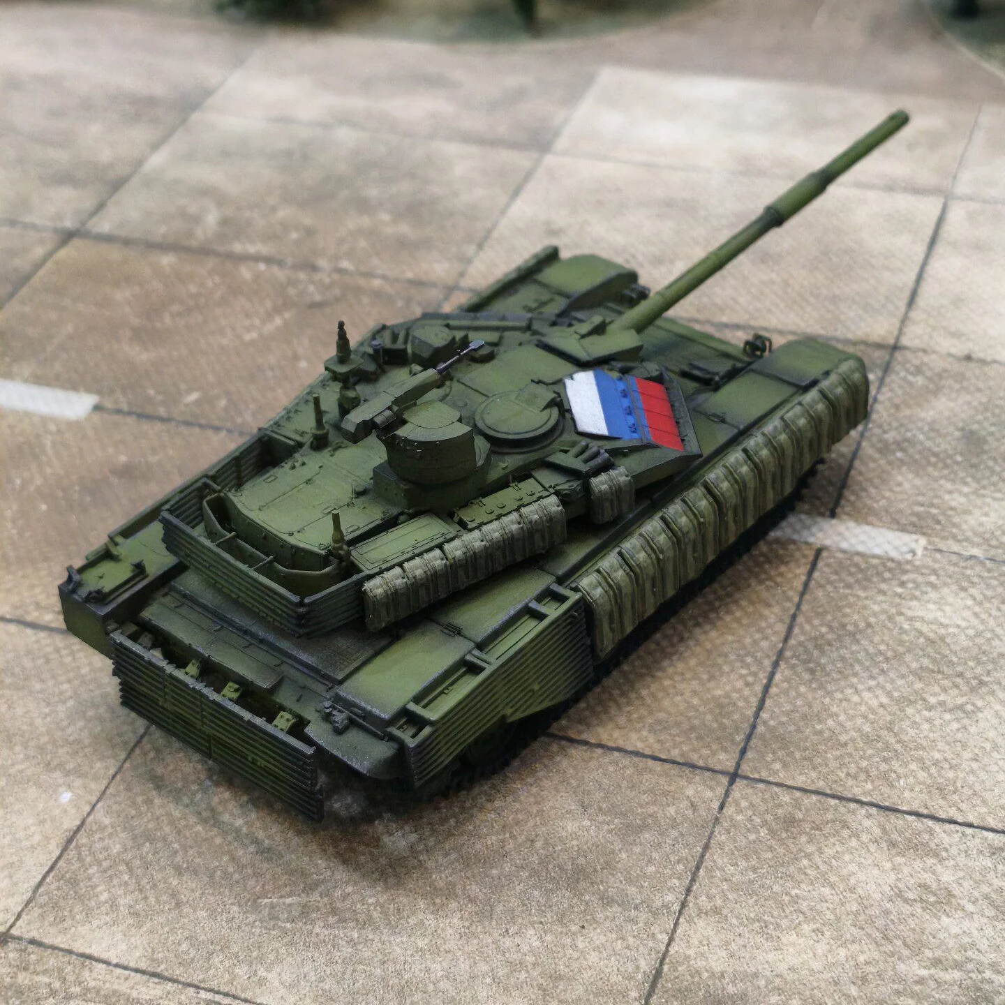 1/72 Russian T90M（Russian flag） Tanks, Hand-Painted Finished Model Decorative Ornament (Ships in 5-6 Days)