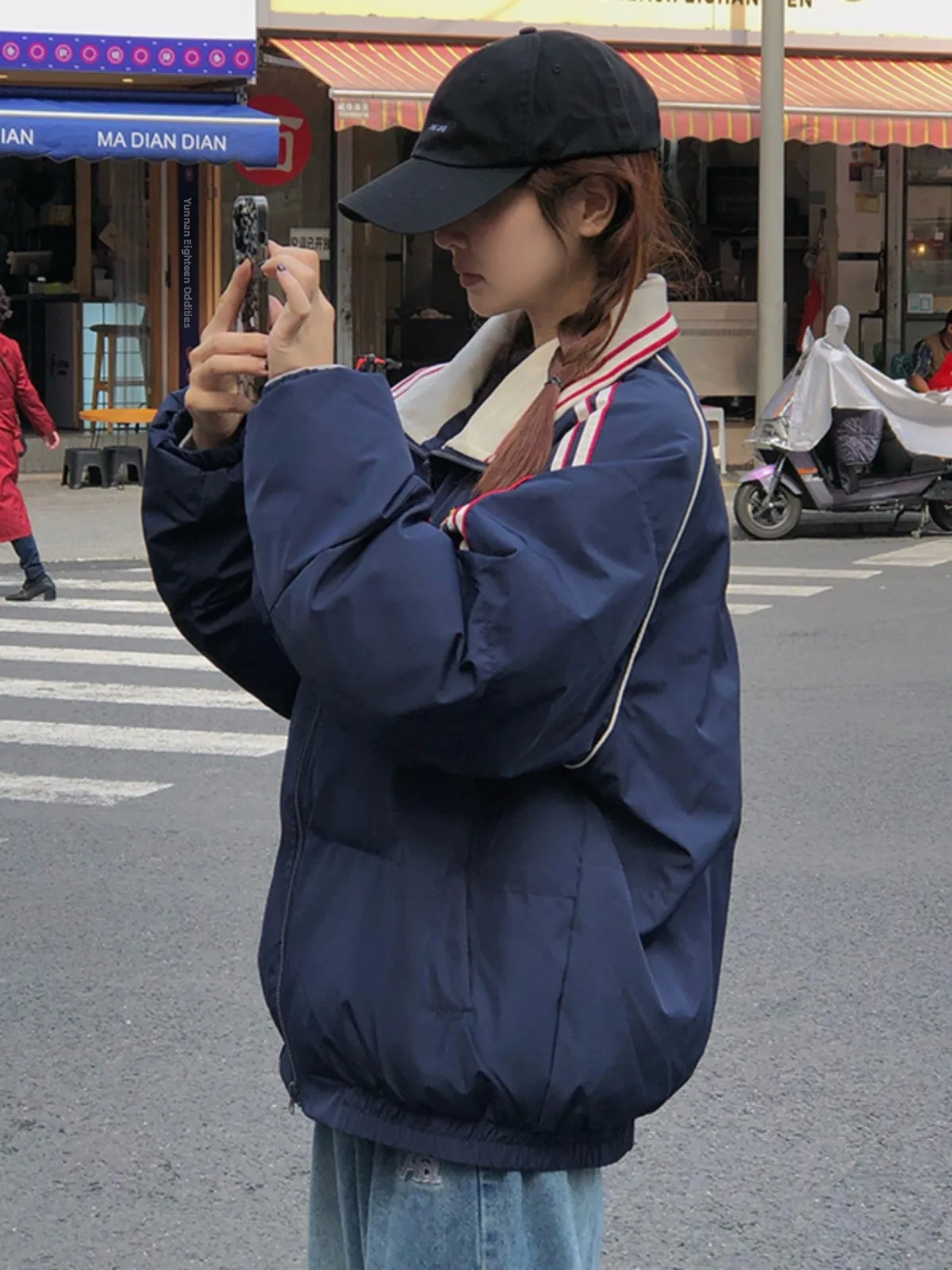 

Женская утепленная короткая куртка свободного кроя из хлопка на осень-зиму в корейском стиле с внутренней молнией и воротником