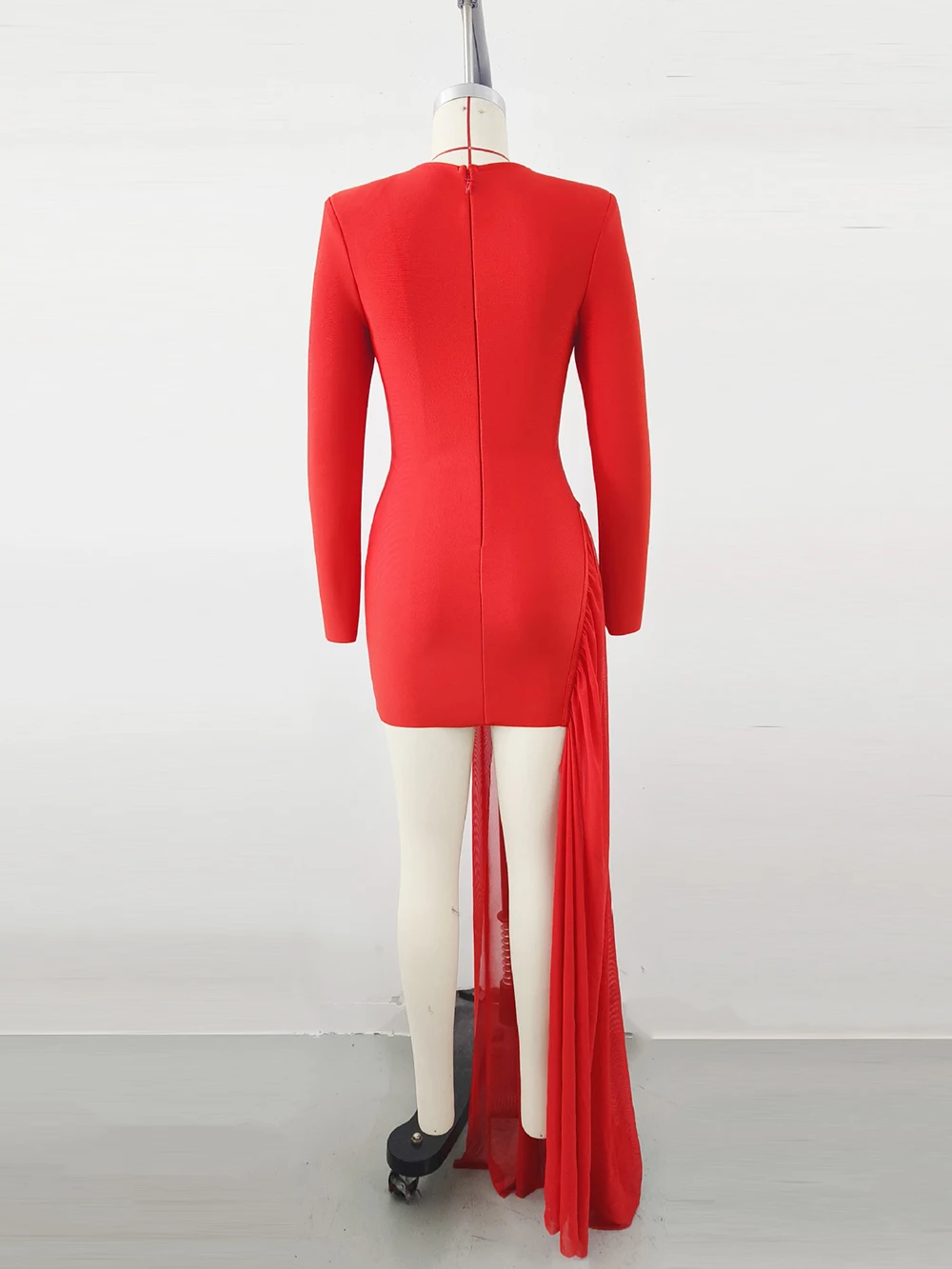 2024 Seksowne asymetryczne sukienki damskie O-neck z długim rękawem i diamentową dekoracją Bodycon Mini sukienka koktajlowa wieczorowa impreza Vestidos