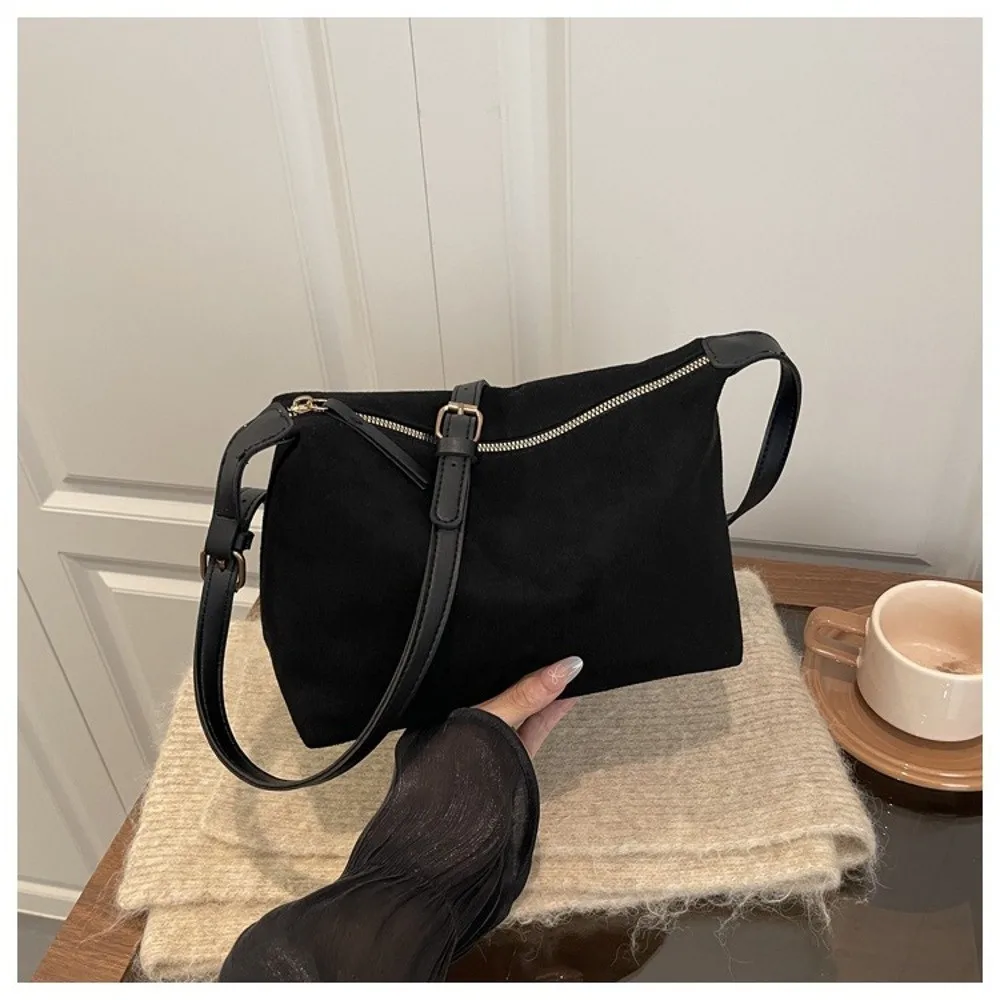Boston-Stil Schultertasche mit Großer Kapazität, Wildleder, Verstellbarer Riemen, Umhängetasche mit Reißverschluss, Damenhandtasche für Pendler – Detail 7