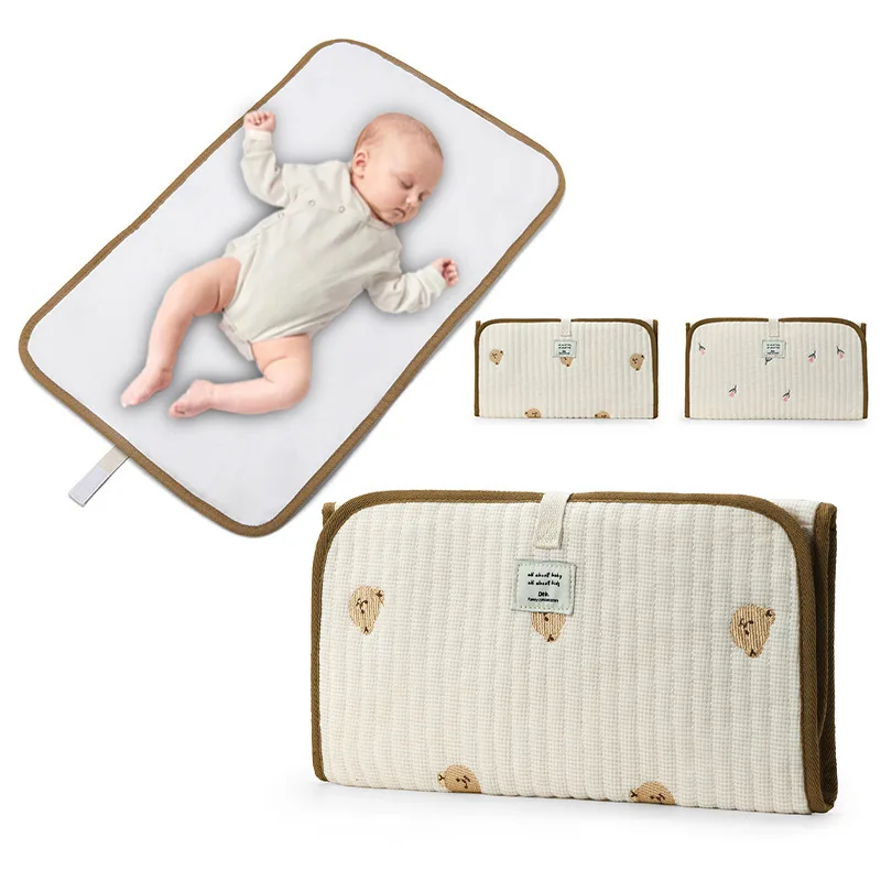 Penutup Bantalan Ganti Bayi Baru Lahir Portabel In Alas Ganti Popok Bayi Beruang Bunga Lucu Korea Wadah Tisu Tahan Air Dapat Dilipat