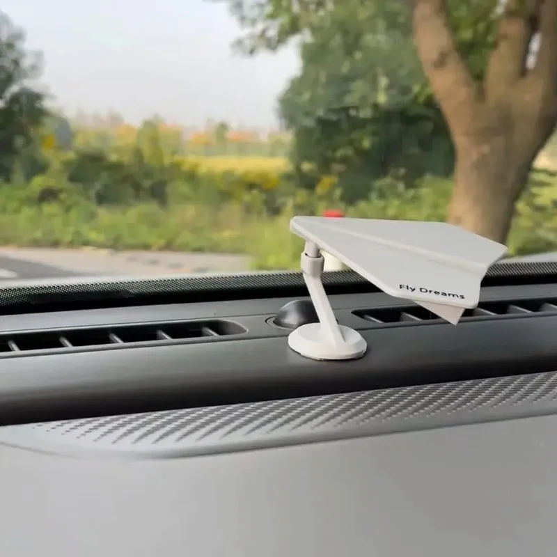 Ornement d'avion en papier de voiture |   Inertielle créative suivant la forme d'avion |   Jouet de décoration de tableau de bord pour l'intérieur de la voiture