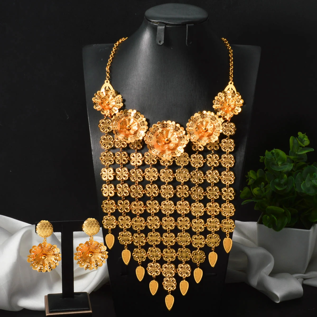 

Dubai 18k Gold Plated Copper Necklac Earrings 2pcs Set Bride Wedding Jewelry Set Women Traditional Classic Accessories Gifts