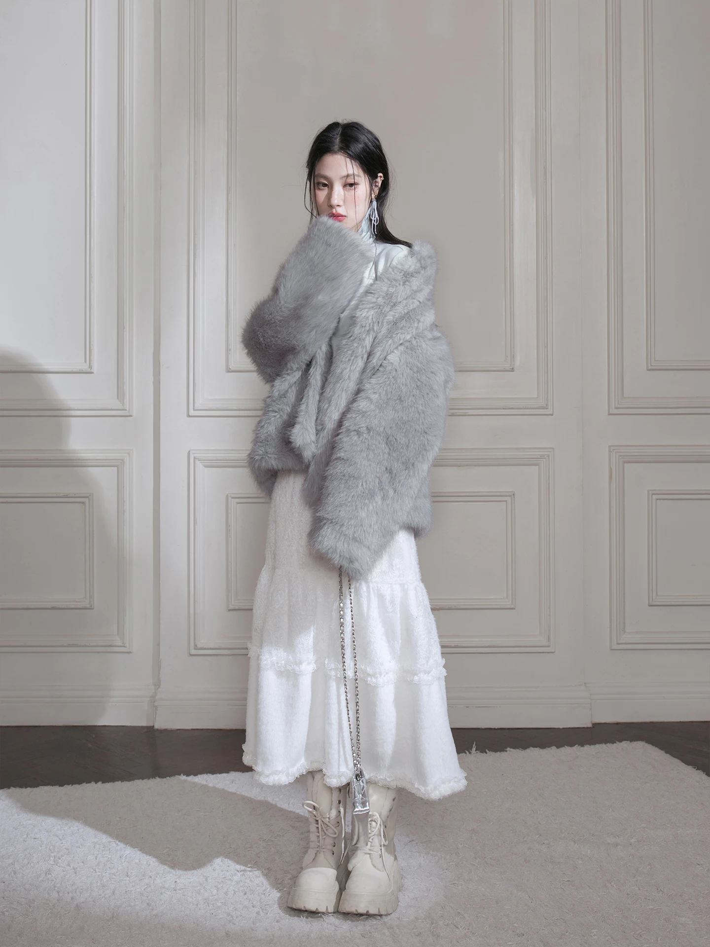 COTRE Foggy Lacape Exploration Jaqueta Feminina Azul de Pelo e Couro com Gola Alta, Reversível, em Fibra de Poliéster