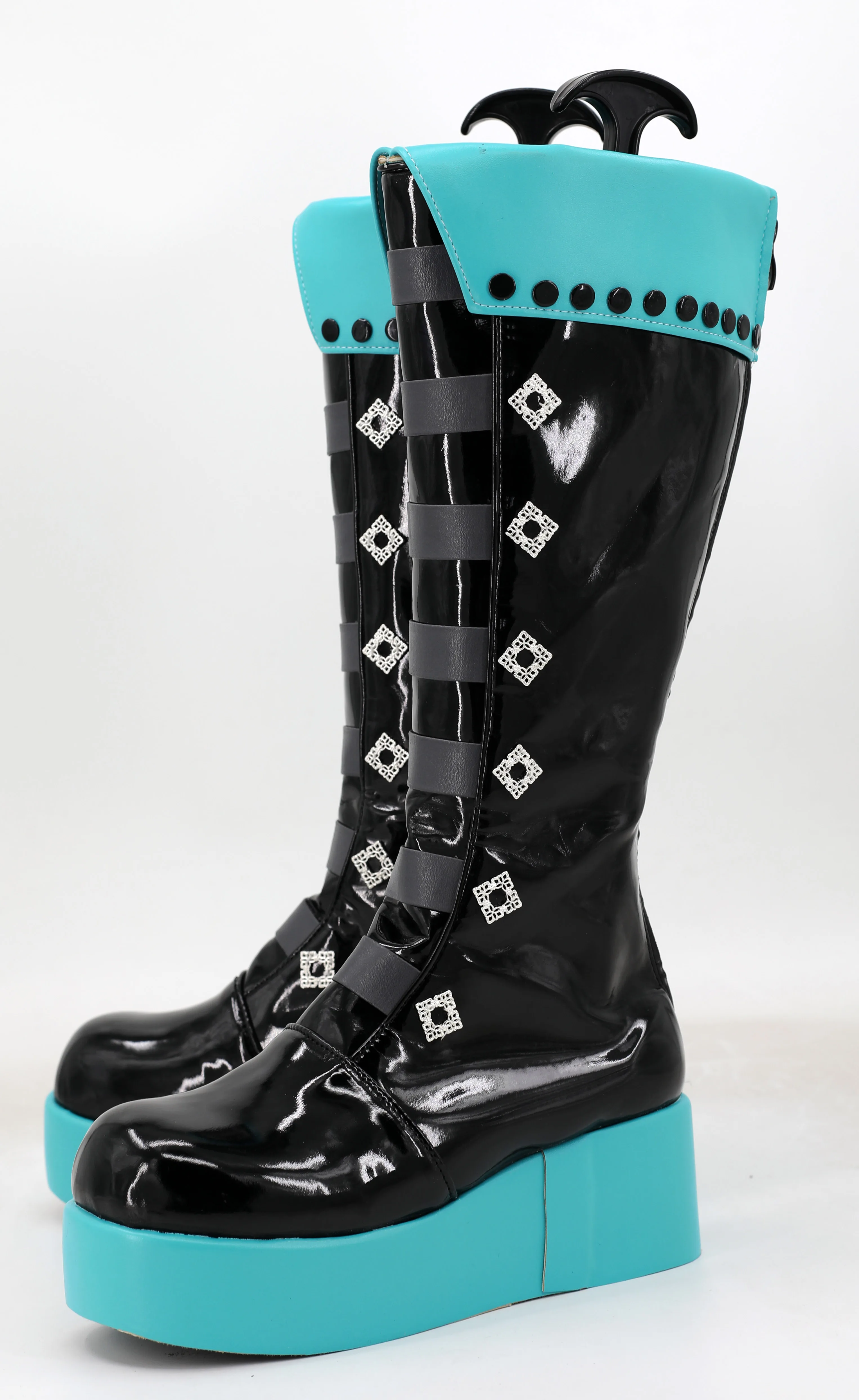 Vrouw kleine wasbeer laarzen zwart en blauw dikke hak schoenen Halloween cosplay Mekuu wasbeer prop laarzen