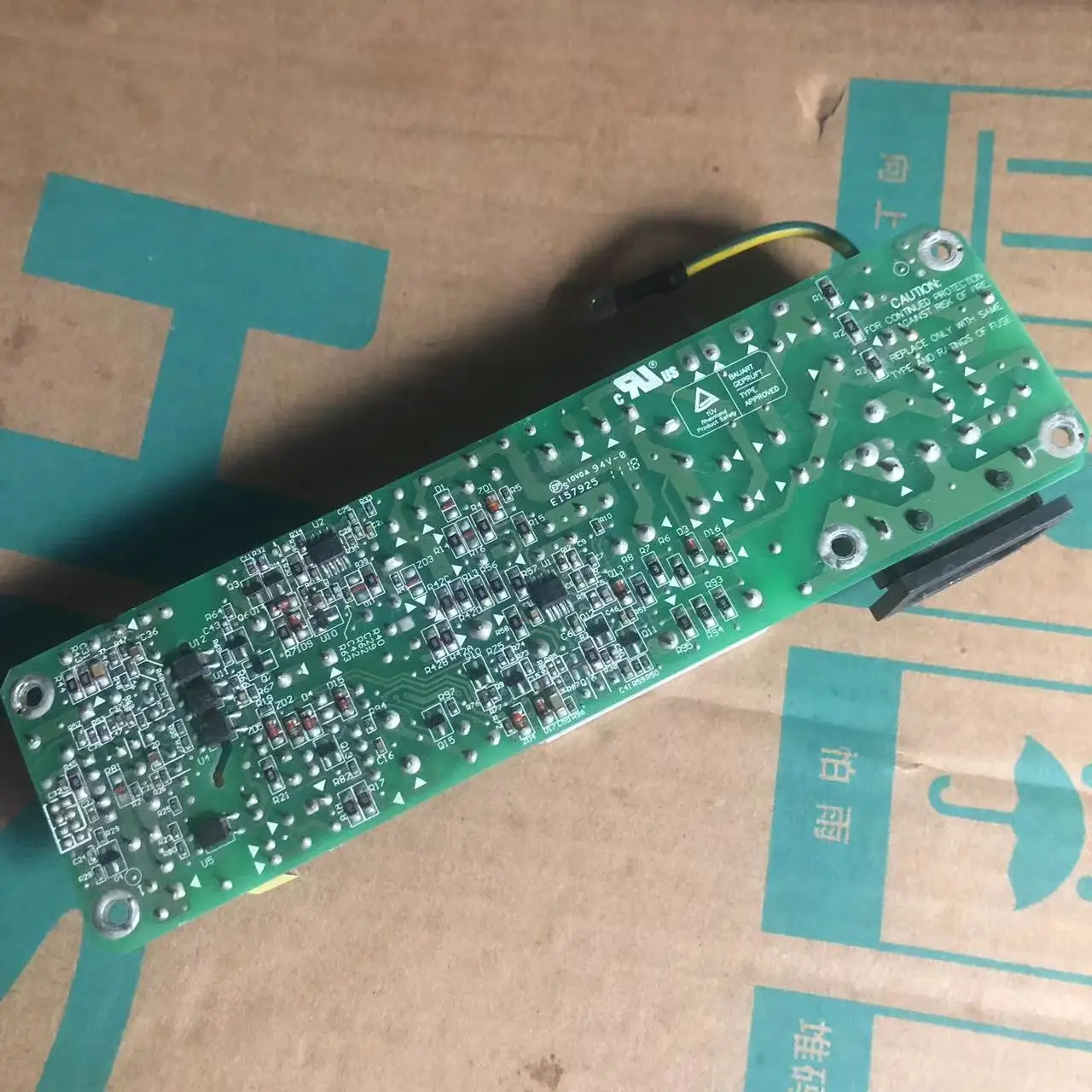 Детали основного источника питания проектора