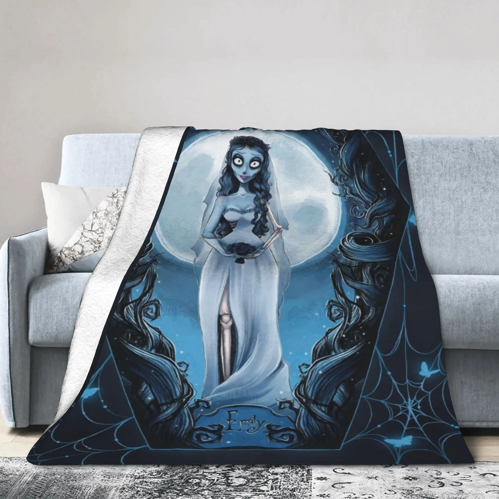 Couverture légère en flanelle fine et confortable, Design nouveauté, couverture de film de dessin animé pour cadavre et mariée, lavable en Machine