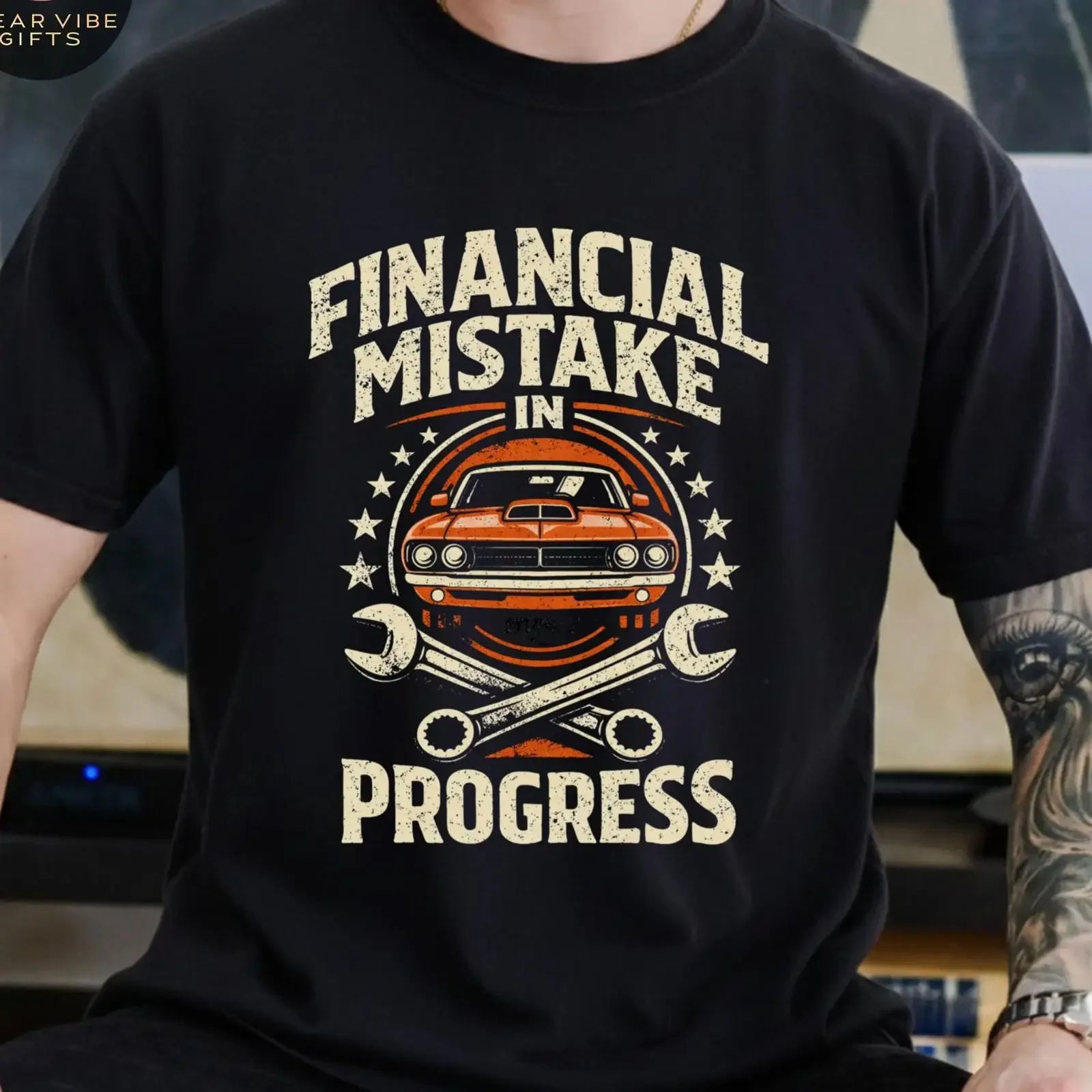 T-shirt humoristique pour mécanicien : « Erreur financier en cours » – Pour les passionnés de voitures, les réparateurs, les projecteurs et les amateurs d'automobiles – Humour automobile vintage délavé