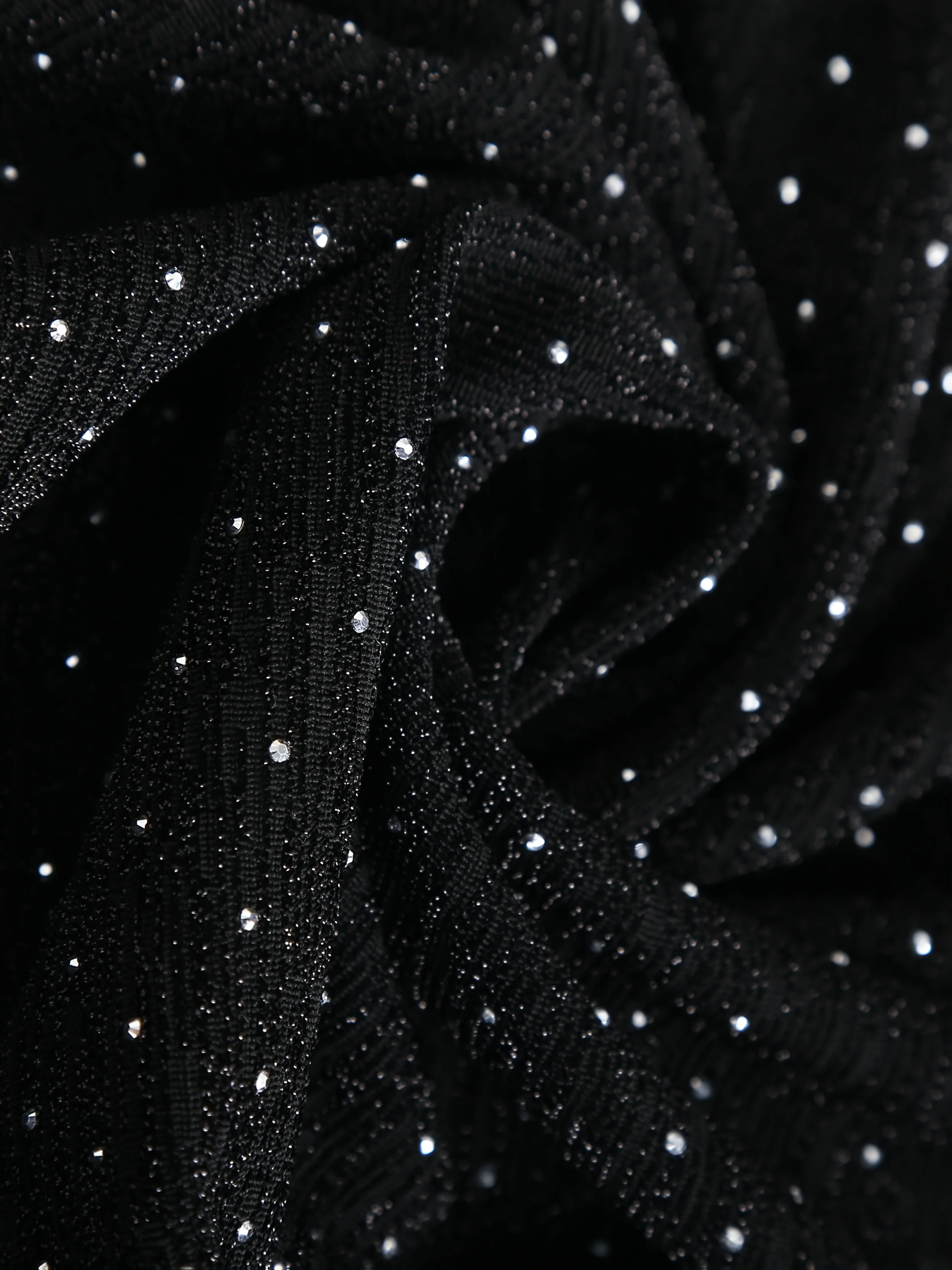 A two-piece set of high-end, shiny silk hooded sweatshirt, wide-leg pants, salt-toned, mature and fashionable casual sportswear