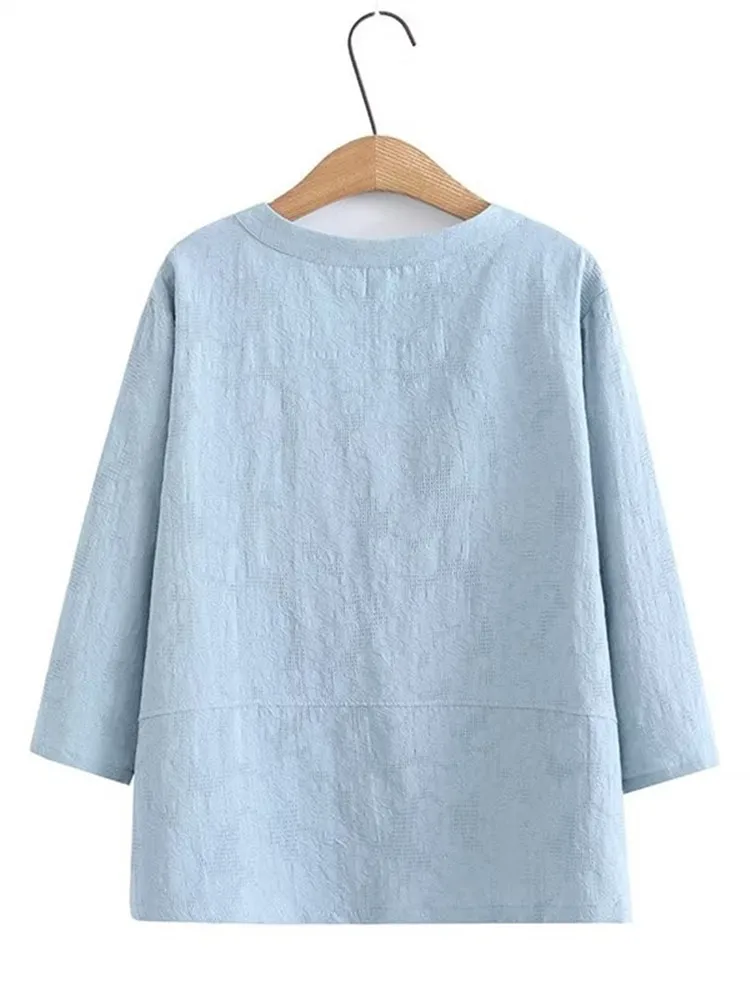 Plus Size Women\'s Shirt Cotton Self-Patterned Seventh Sleeve Shirt With Pockets and Embroidered Floral Motifs For Spring& Summer
