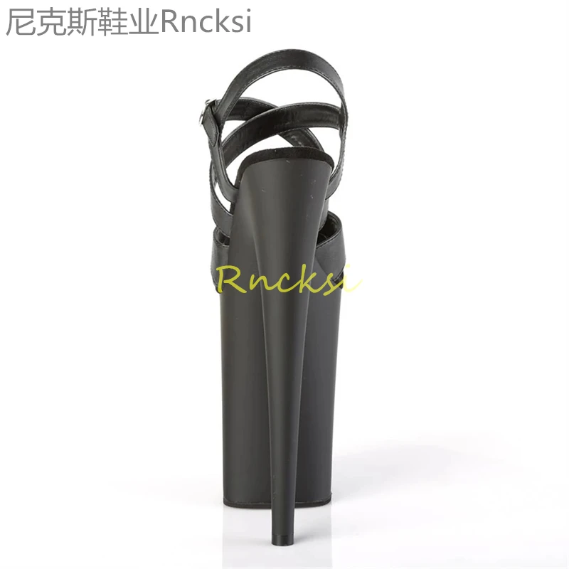 23cm Walk with a thin waterproof platform sandal model with fashionable high heels.