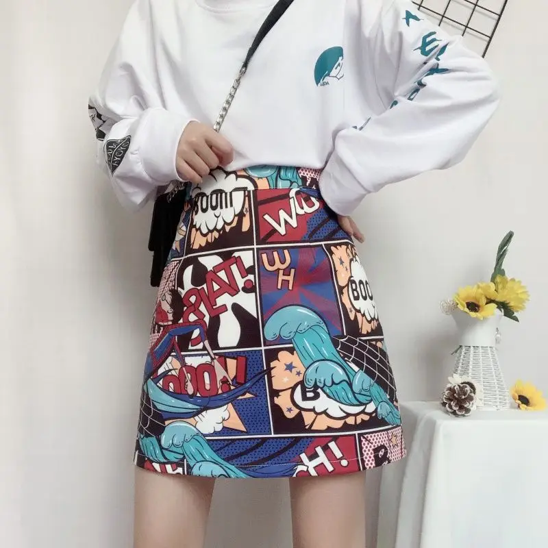 

2026 Summer Fashion New Women's Elegant Design Graffiti Printed Half Skirt Design Loose Street Bag Hip Half Skirt