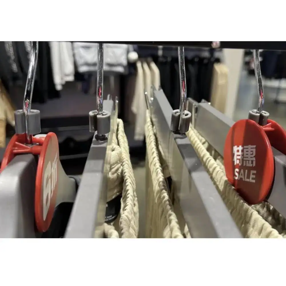 400 Stück/Lot Kleiderbügel mit Kreisgrößenmarkierungen XS/S/M/L/XL/XXL, bedruckte Größenetiketten-Clips, Kleidergrößenmarkierungen, grau gefärbt – Detail 4