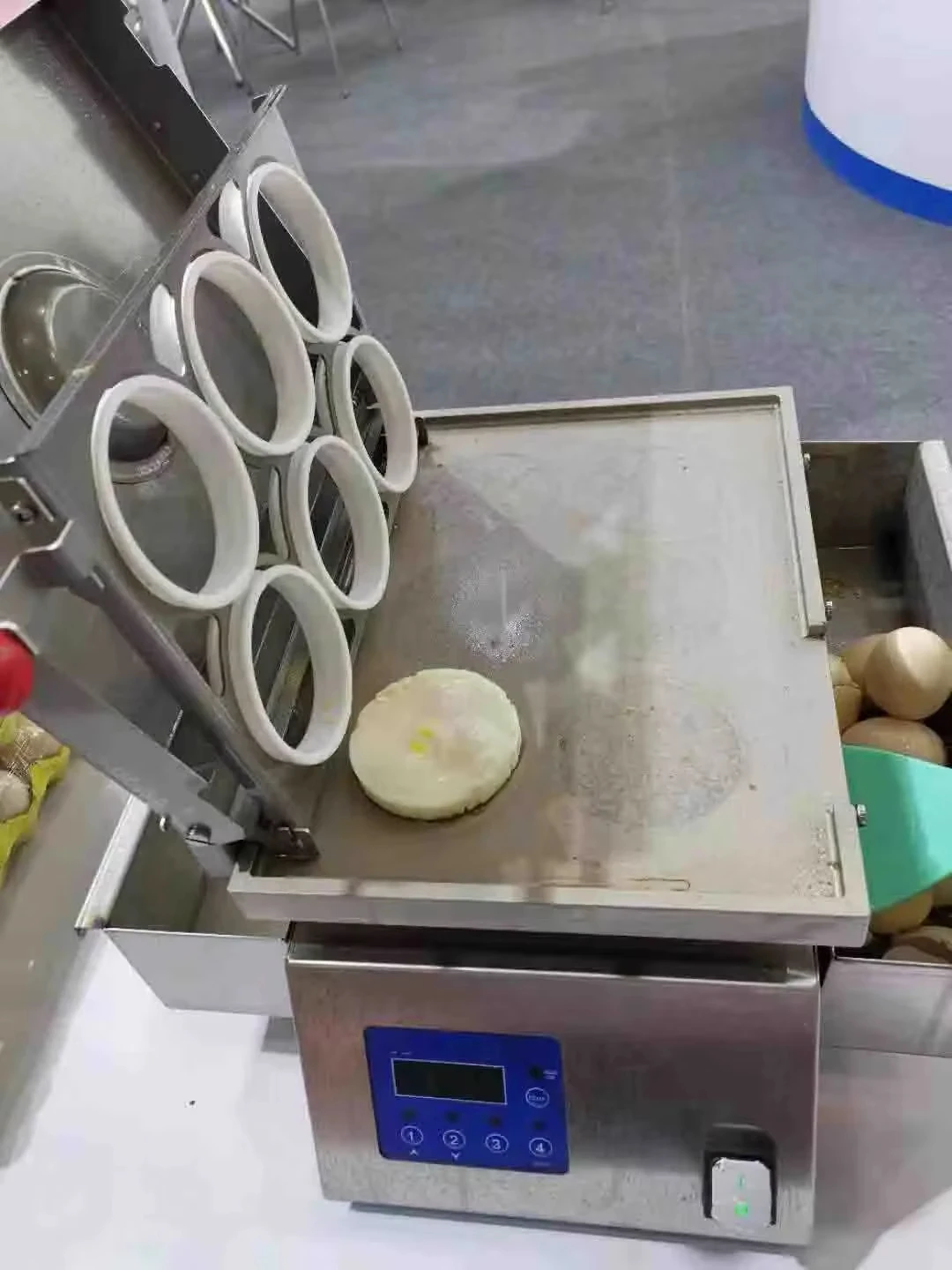 Electric 6 Pieces Fried Egg Omelette Maker Making Machine Egg Frying Omelet Automatic Egg Frying Machine