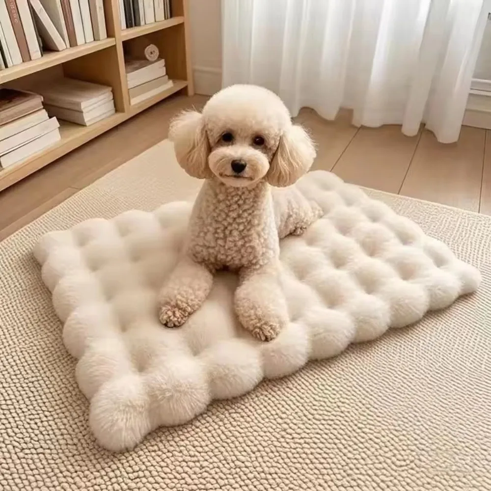 Winter Warm Pet Sleeping Mat Thickened Design Cloud Bubble Texture Cat Kneading Pad Multi-Scenario Use Soft Fluffy Pet Mat