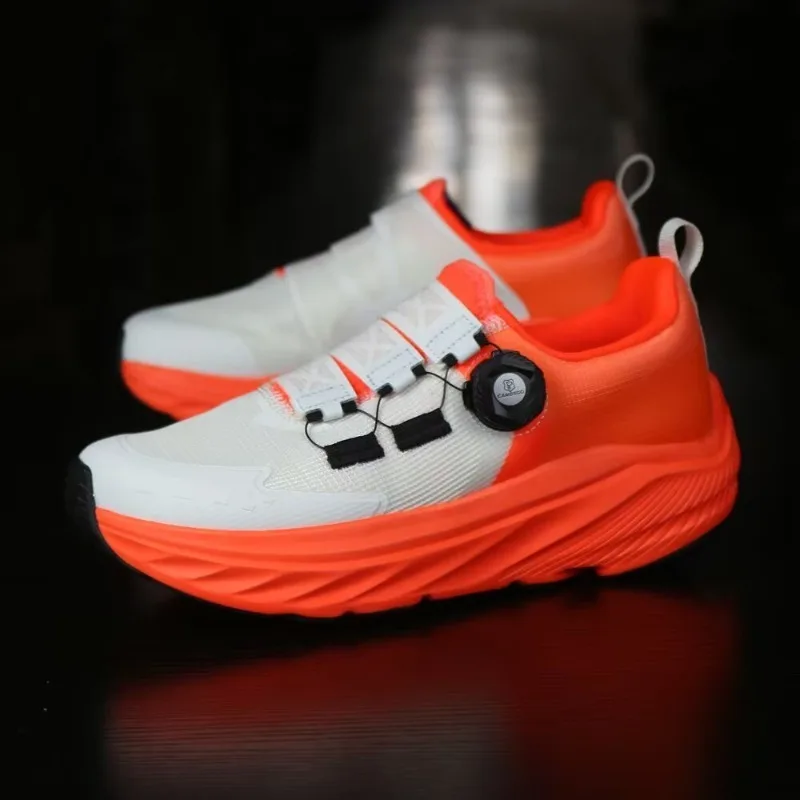 Popular Carbon Board Anti-skid Outdoor Youth Outdoor Trail Running Shoe Comfortable and Breathable Men's and Women's Sports Shoe