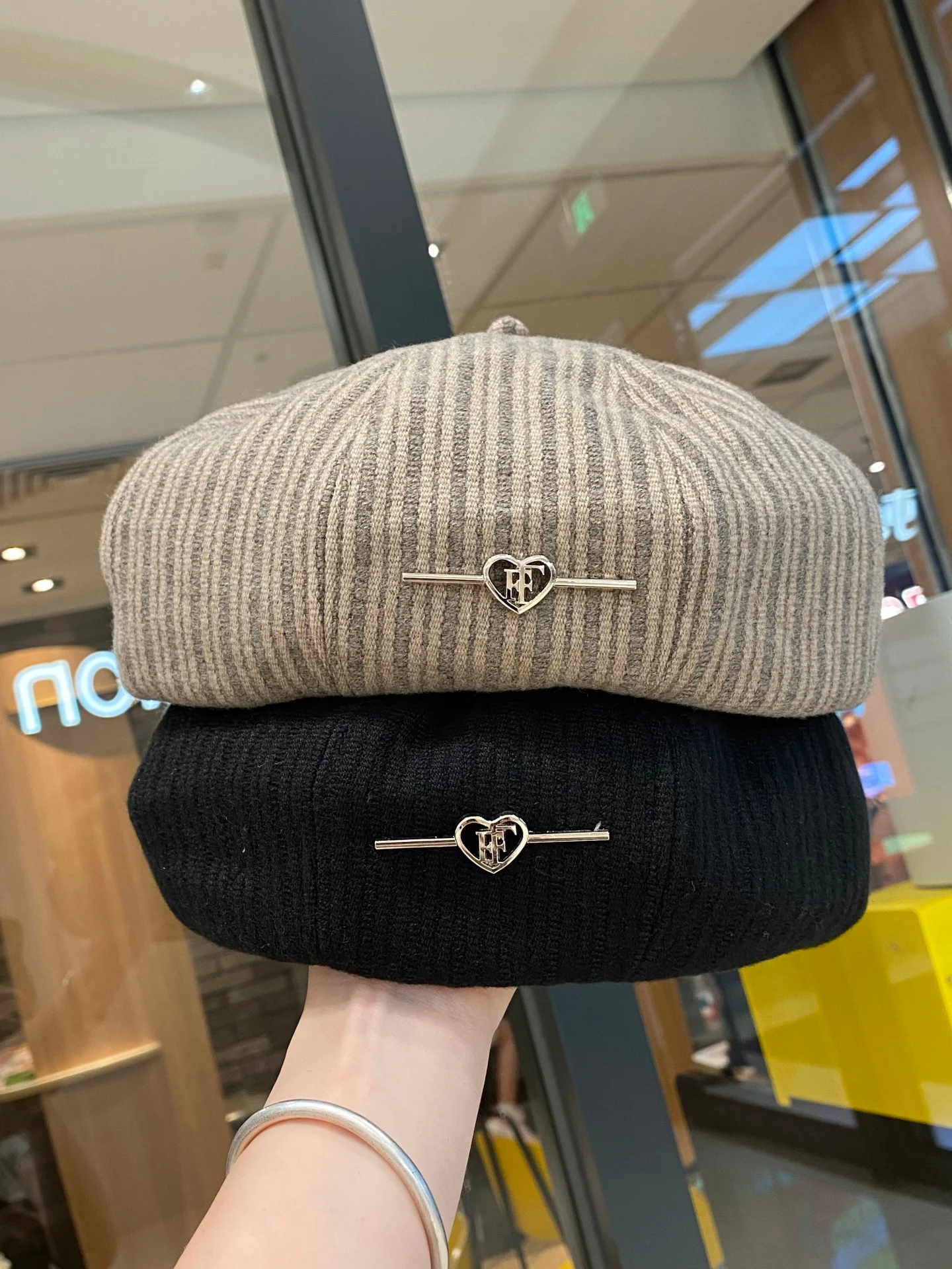 retro-japanese-style-woolen-beret-hat-women's-autumn-winter-small-face-pumpkin-hat-octagonal-hat-versatile-artist-hat