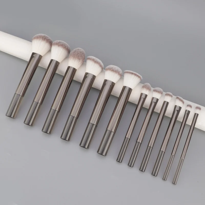 

12RTThree-Color Long Handle Makeup Brush Set Loose Powder Brush Blush Brush Eyeshadow Brush Concealer Brush